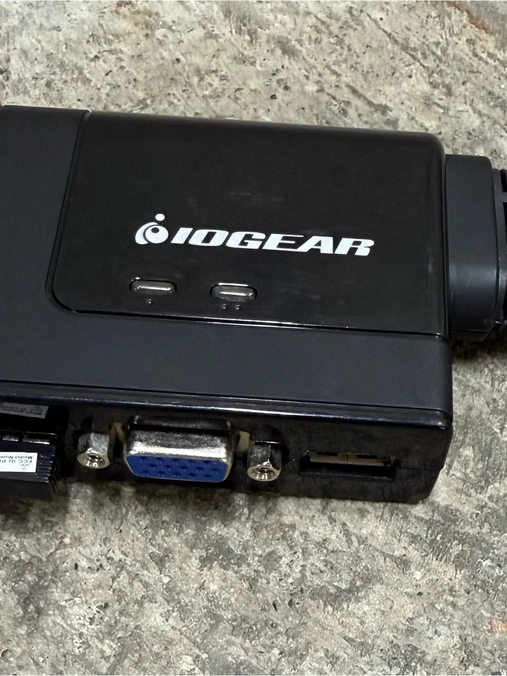 IOGEAR GCS22U 2-Port USB VGA KVM Switch w/ Remote Button Tested